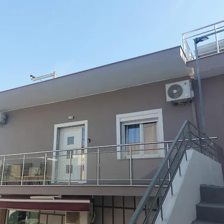 Avia Apartman *