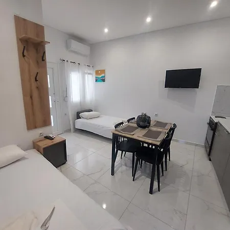 Avia Apartman *